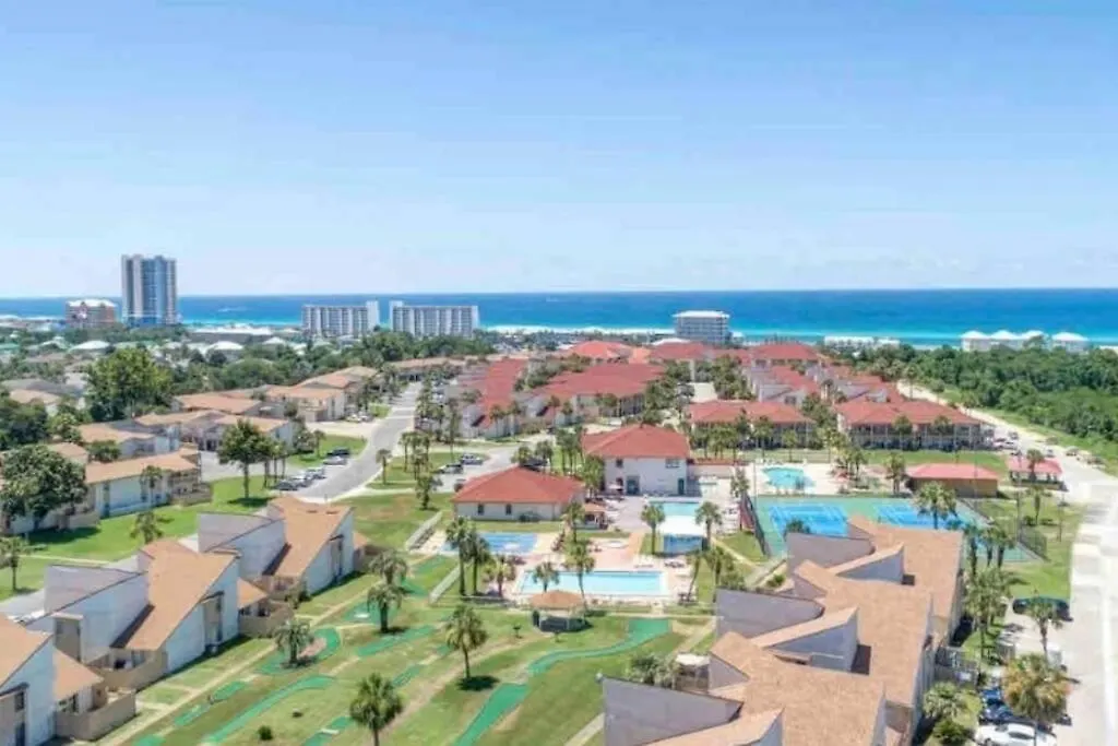 Apartment 3 Bdrm Condo- 4 Pools, Hot Tub & Walk To Beach Panama Stadt