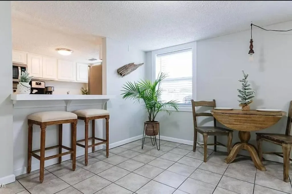3 Bdrm Condo- 4 Pools, Hot Tub & Walk To Beach Panama Stadt Apartment